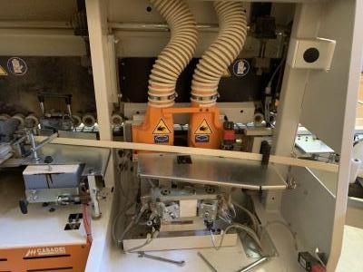 GROUPE D'AFFLEURAGE ET ENCOLLAGE SUR PLAQUEUSE DE CHANTS FLEXA 37 CASADEI