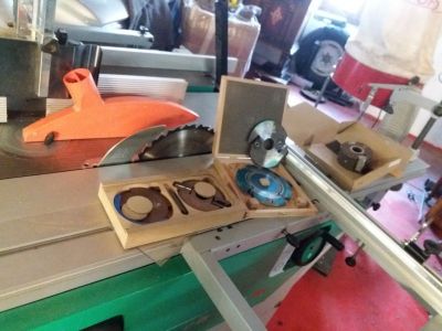 OUTILLAGE AVEC COMBINEE LUREM CB 310 RL
