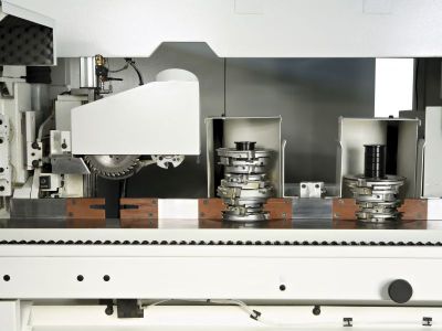 OUTILLAGES POUR MACHINES