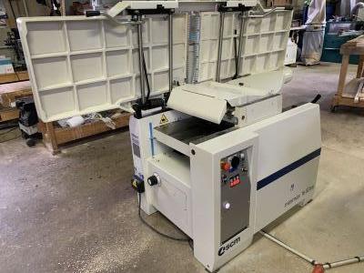 Passage en raboteuse sur Dégauchisseuse-raboteuse Minimax fs52es