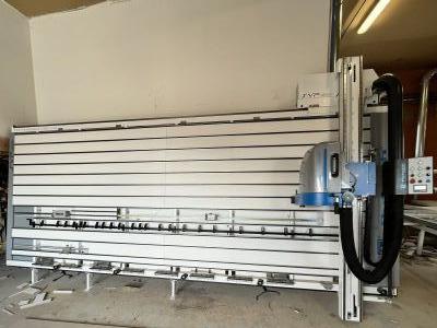 Scie à panneaux verticale semi-automatique SVP420A Putsch Meniconi